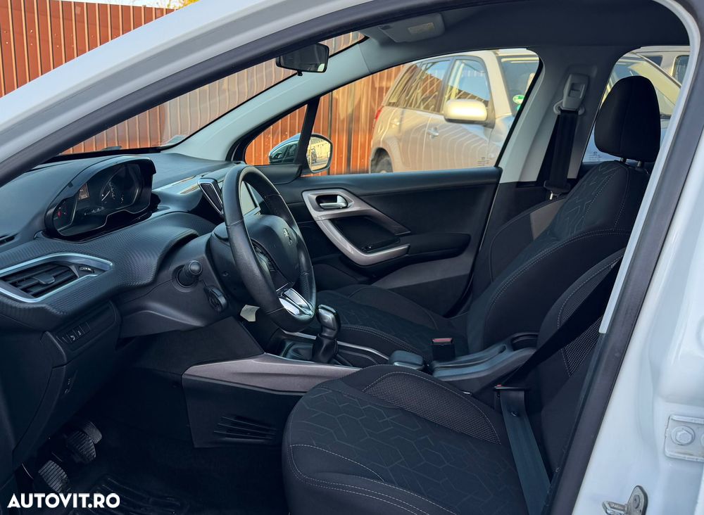 Peugeot 2008 1.2 PureTech Turbo Allure - 13