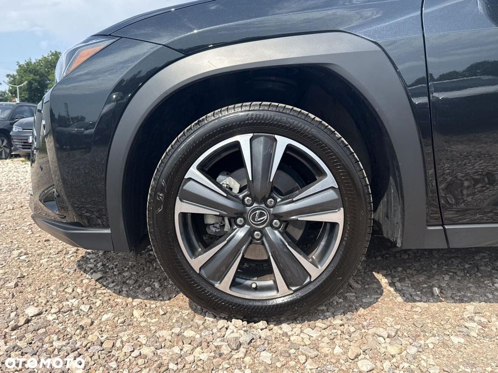 Lexus UX - 36