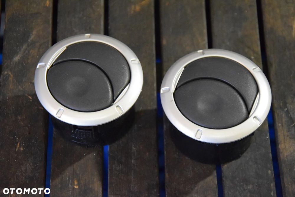 Dacia Sandero I 08-12 Kratka nawiewu Logan Duster - 2