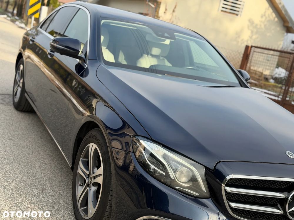 Mercedes-Benz Klasa E 220 d 4-Matic 9G-TRONIC - 37