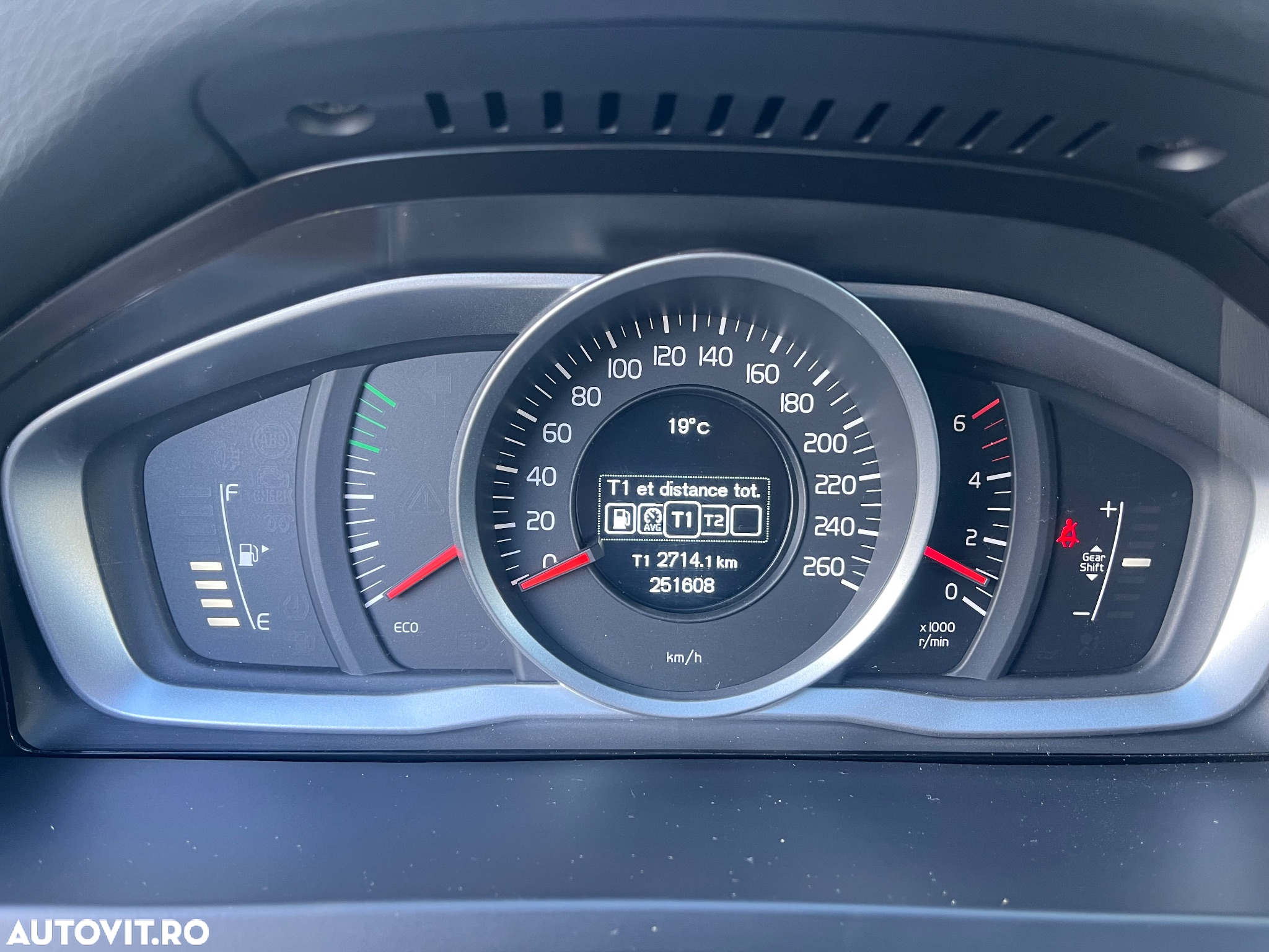 Volvo V60 D3 Momentum - 9