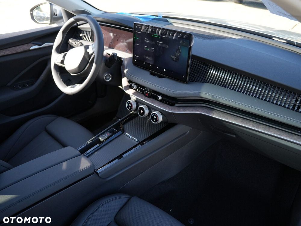 Skoda Superb 2.0 TDI SCR 4x4 L&K DSG - 41