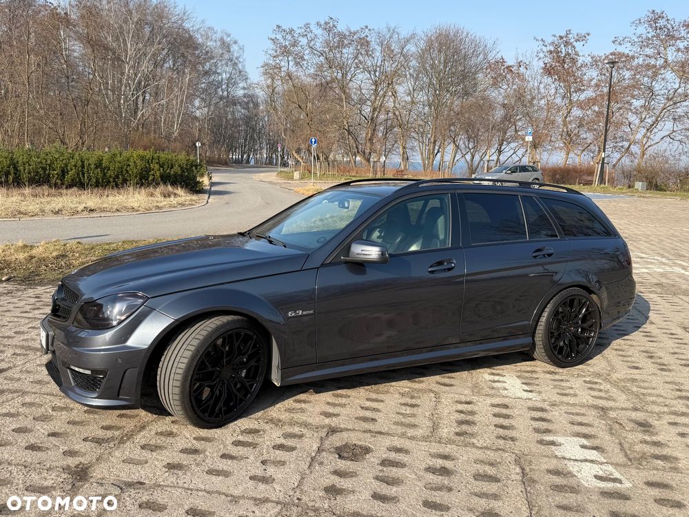 Mercedes-Benz Klasa C 63 AMG - 4