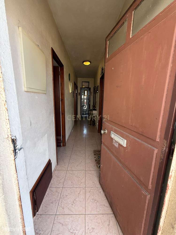 Moradia BI-FAMILIAR perto do IPB e do Centro de Bragança, no Bairro da - Grande imagem: 4/33