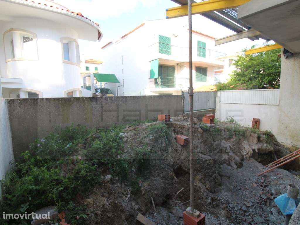 Moradia T3+1 a 5 minutos da Faculdade e das praias da Caparica - Grande imagem: 4/12