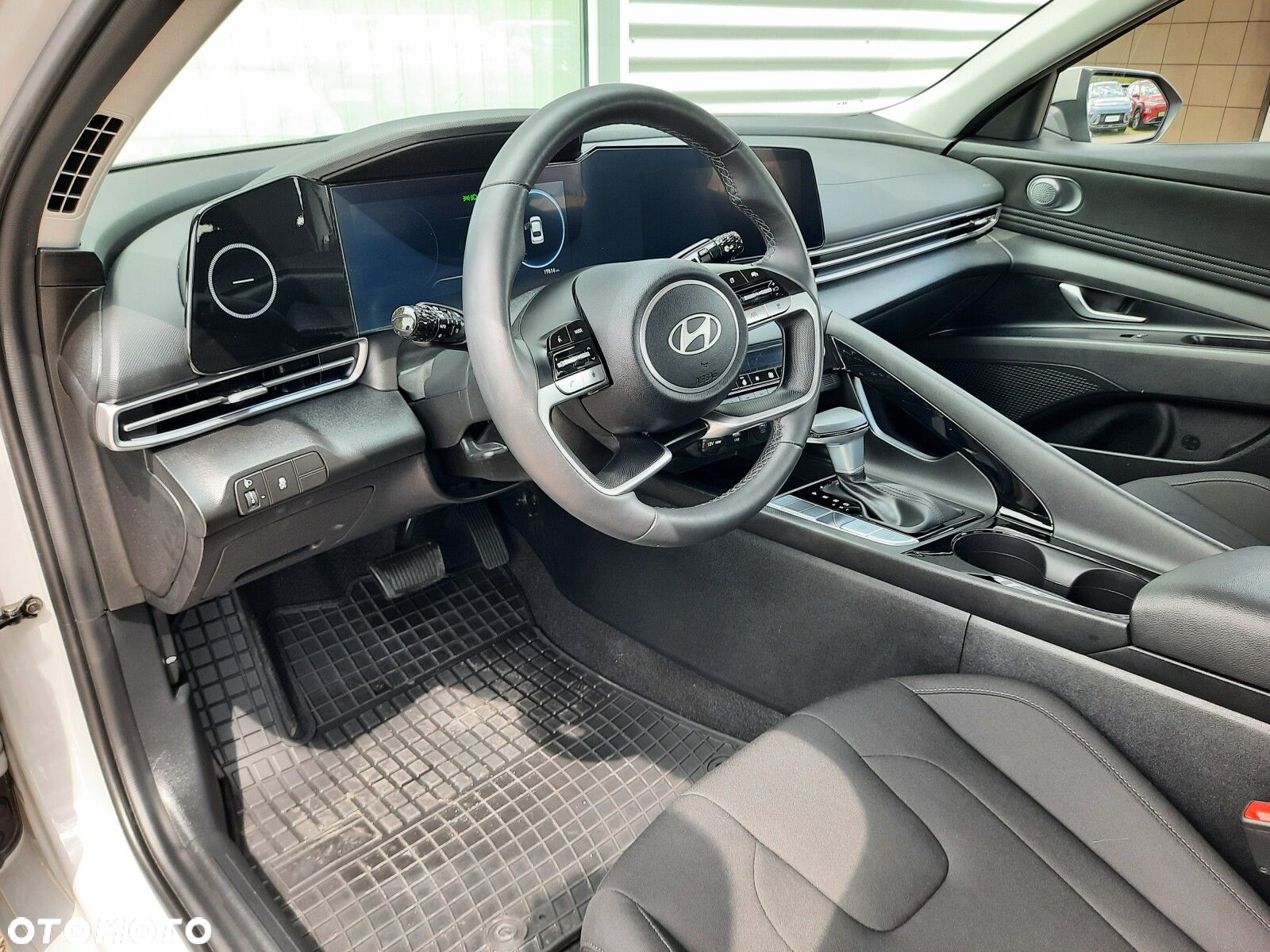 Hyundai Elantra - 9