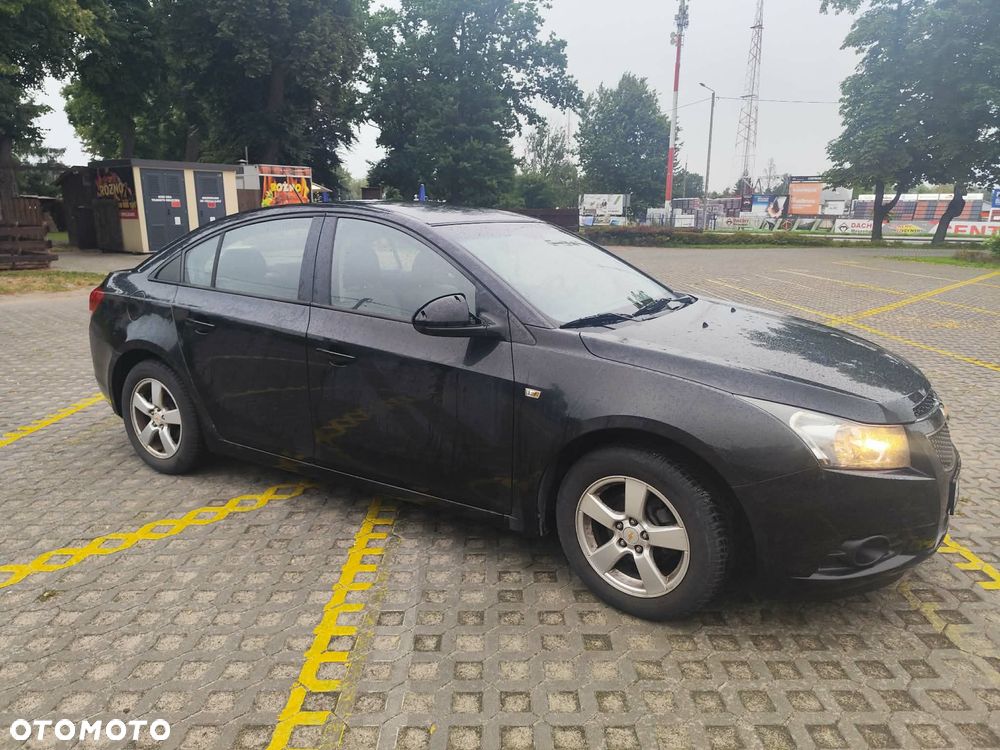 Chevrolet Cruze 1.6 LS - 4