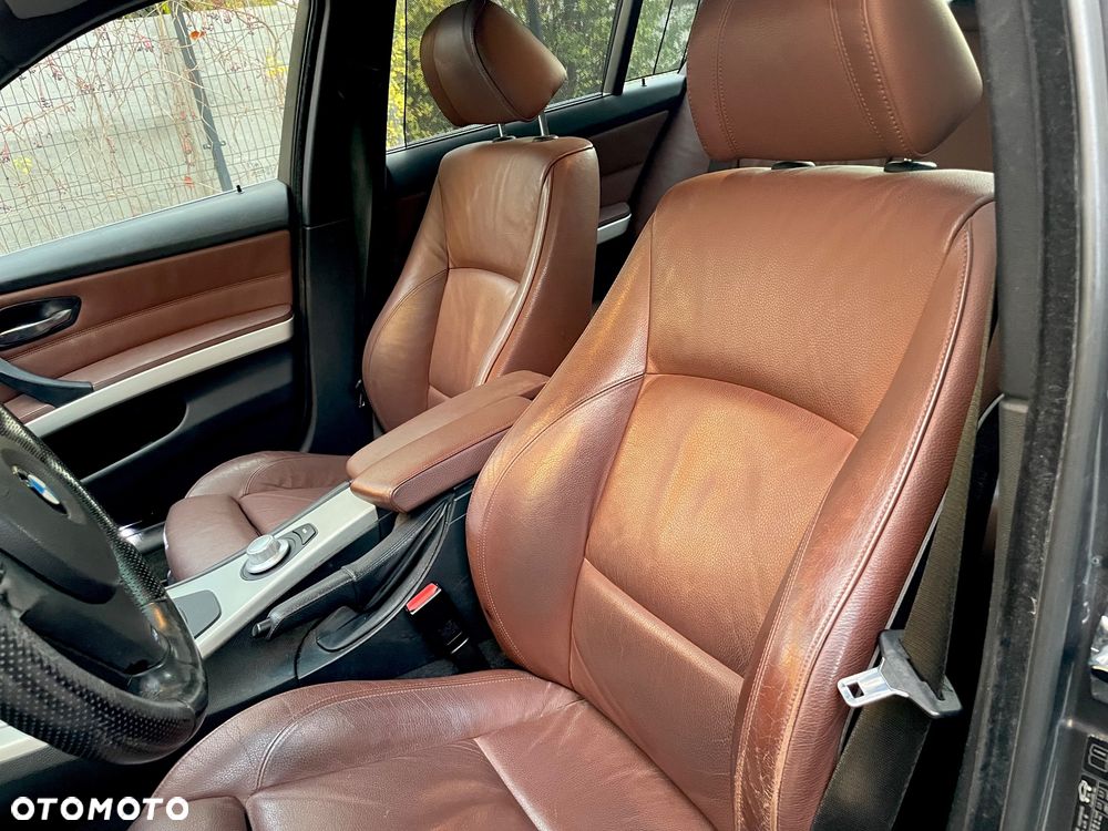 BMW Seria 3 320i - 13