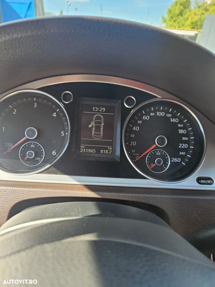 Volkswagen Passat 2.0 TDI BlueMotion Tehnology Highline - 9