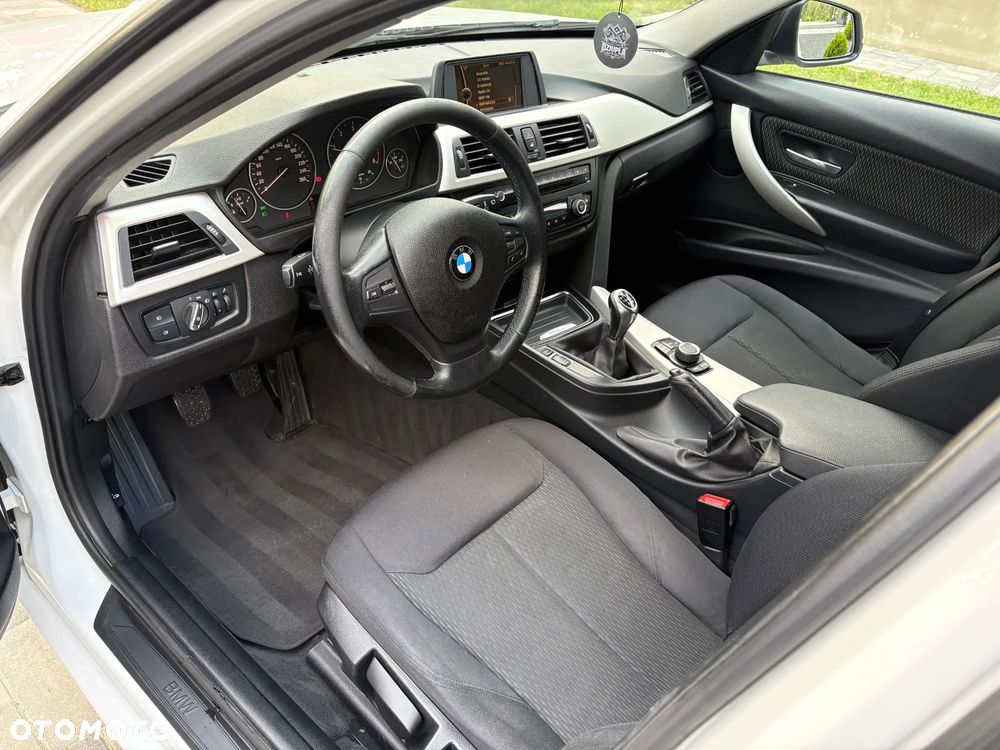 BMW Seria 3 318d Blue Performance Sport Line - 8