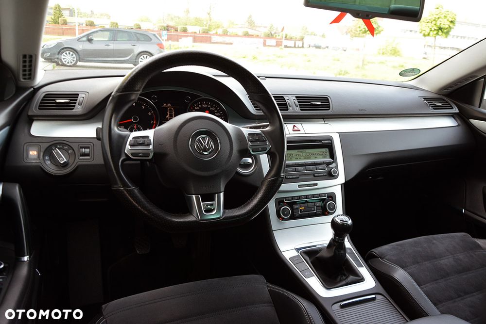 Volkswagen Passat CC 1.8 TSI Exclusive - 36