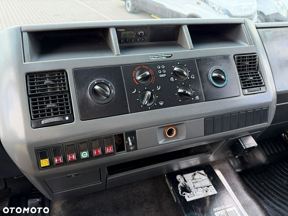 MAN LE 180C 4x4 DOKA 4.6/180KM Skrzyniowy + HDS Hiab 052-2 - 24