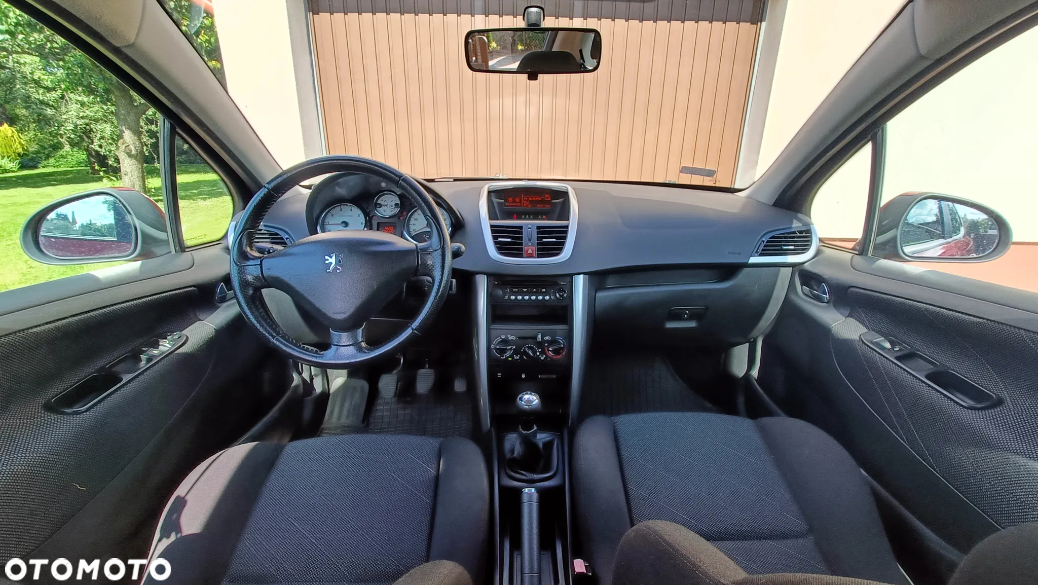 Peugeot 207 1.4 16V Trendy - 12
