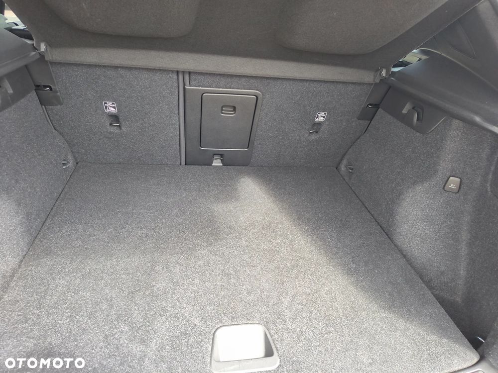 Volvo XC 40 - 29