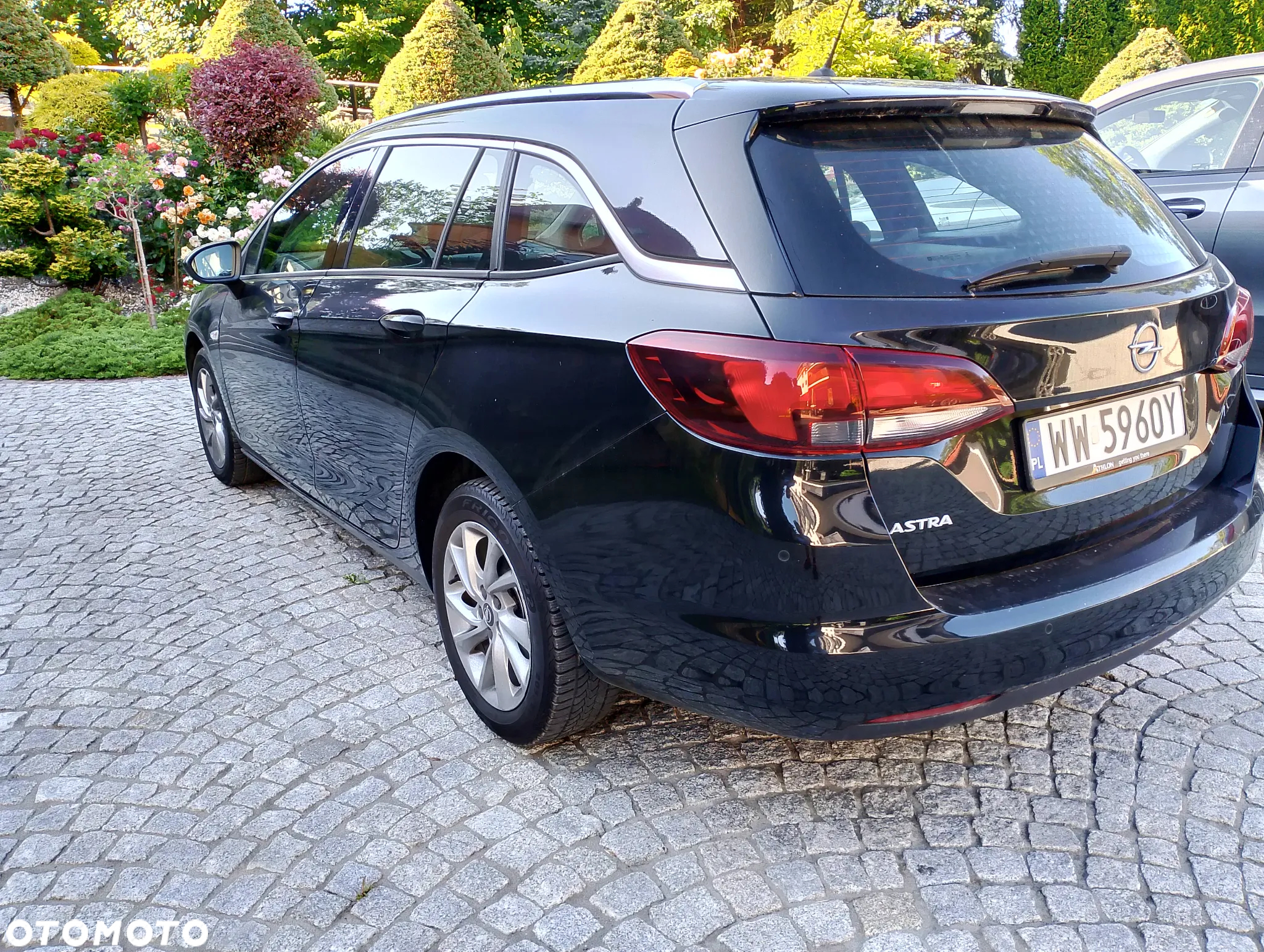 Opel Astra V 1.2 T Business Elegance S&S - 4