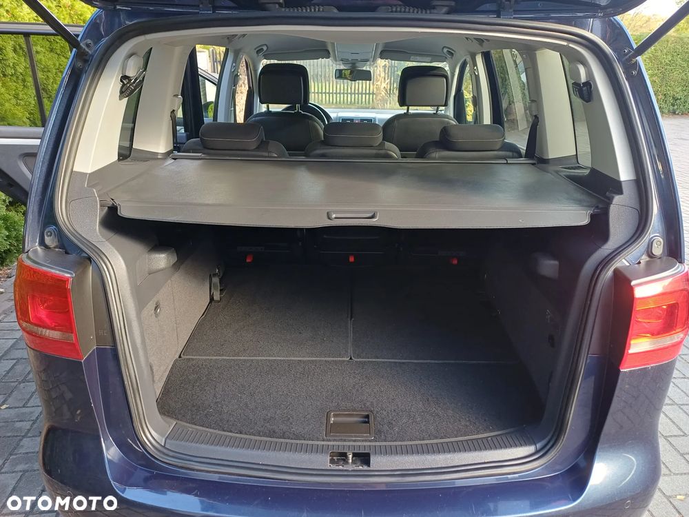 Volkswagen Touran 2.0 TDI DPF BlueMotion Technology Cup - 21