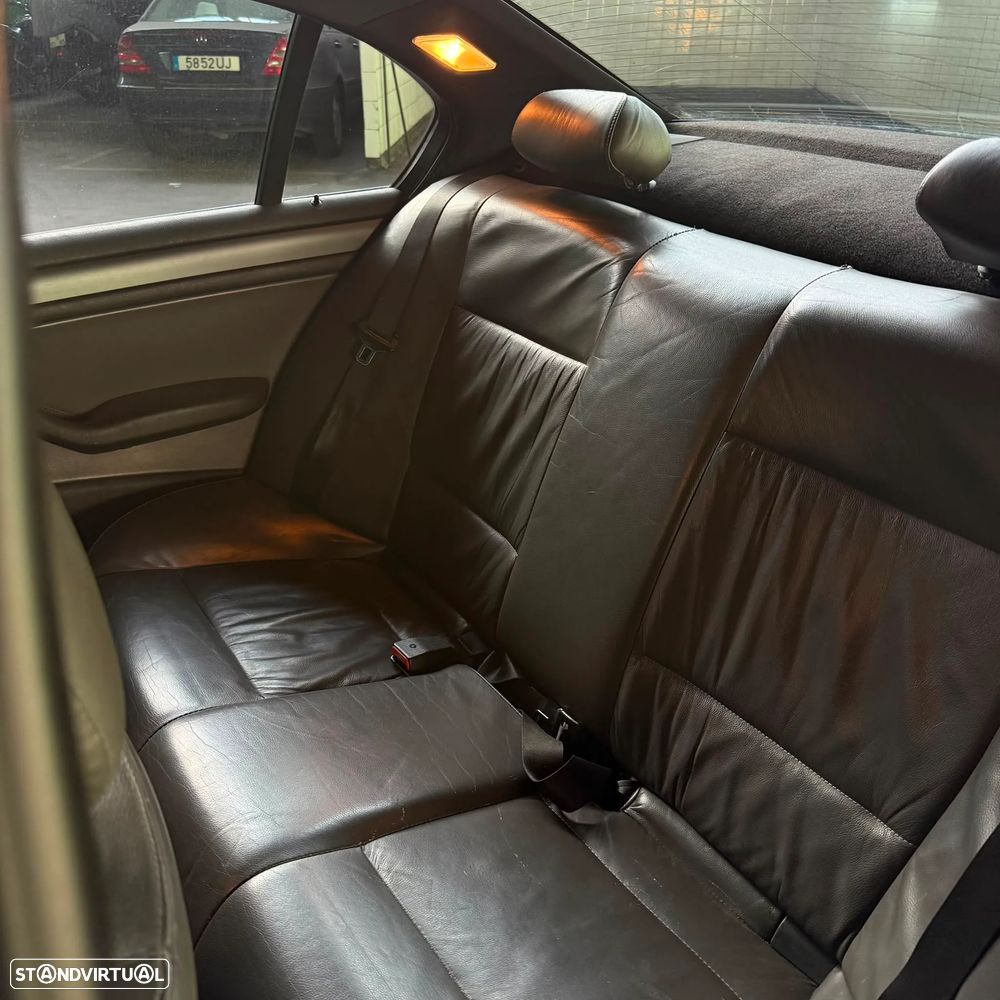 BMW 320 d - 8