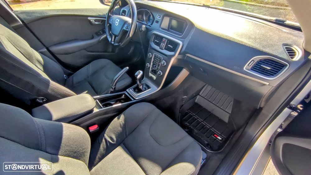 Volvo V40 D2 Kinetic - 21