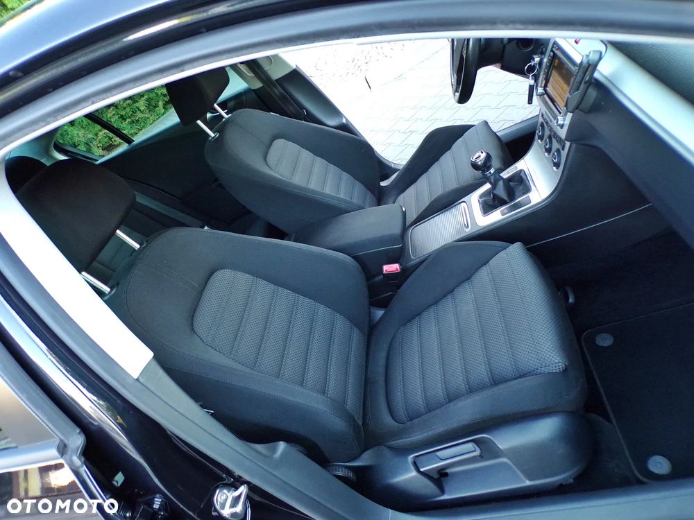 Volkswagen Passat 1.8 TSI Highline - 29