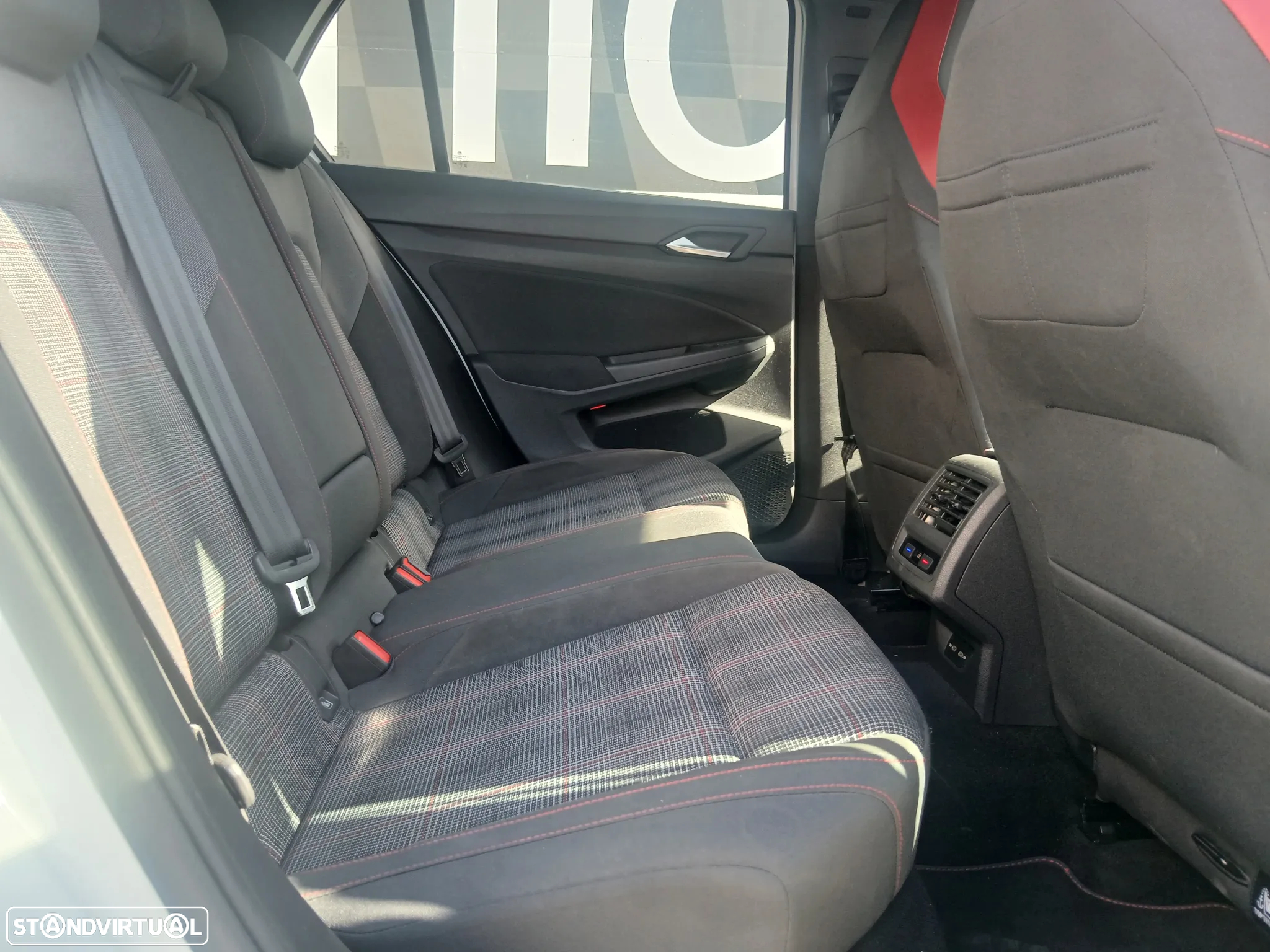 VW Golf 2.0 TSI GTI DSG Performance - 28