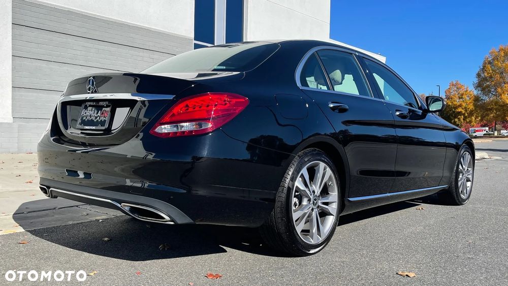 Mercedes-Benz Klasa C 300 9G-TRONIC Exclusive - 7