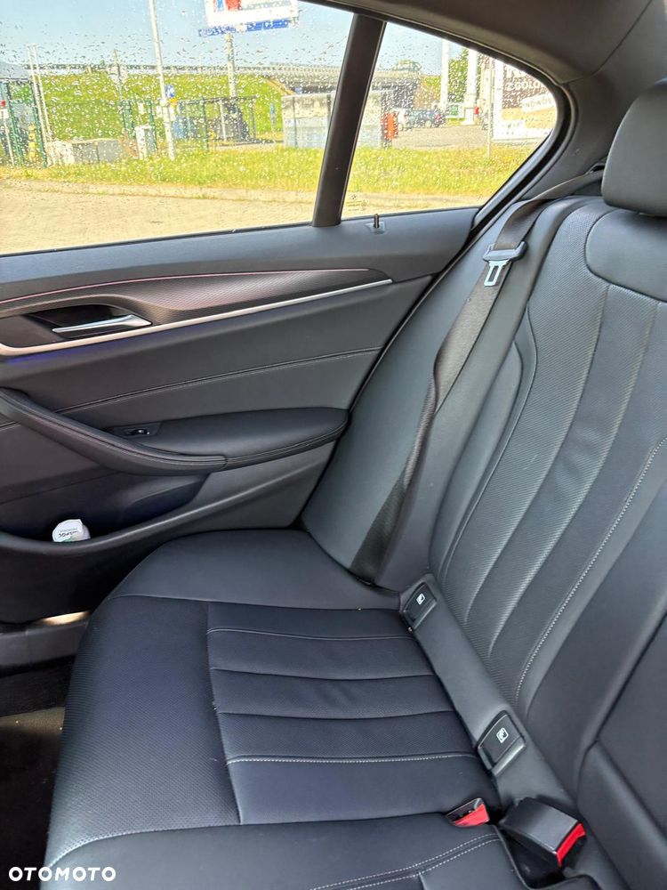 BMW Seria 5 520d xDrive MHEV M Sport sport - 7