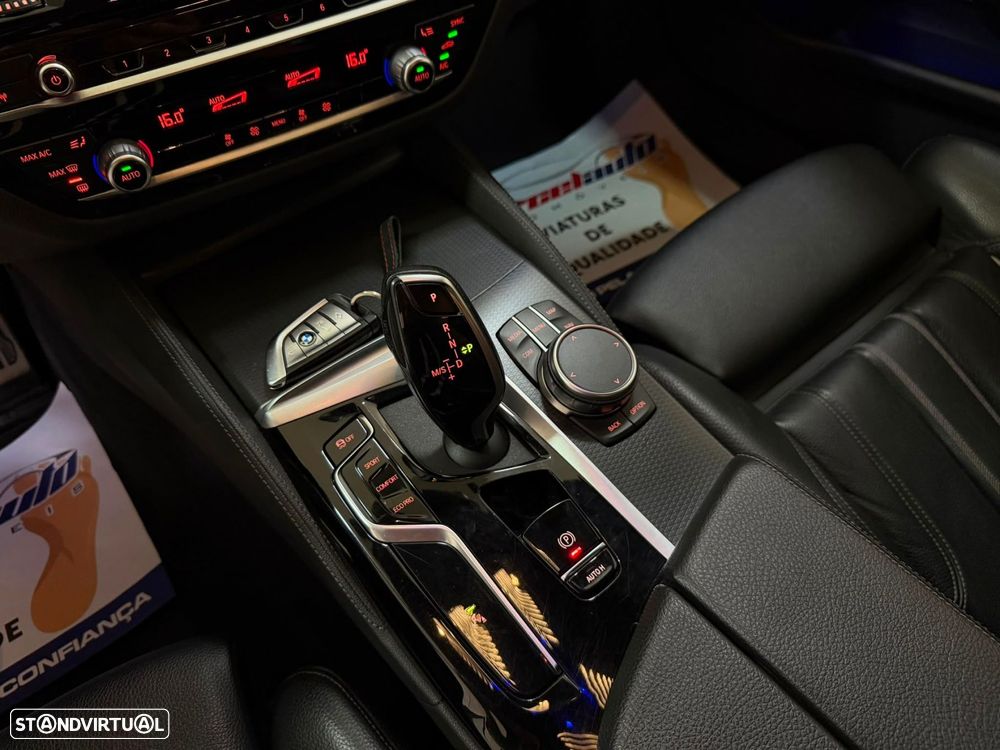 BMW 520 d Pack Desportivo M Auto - 51