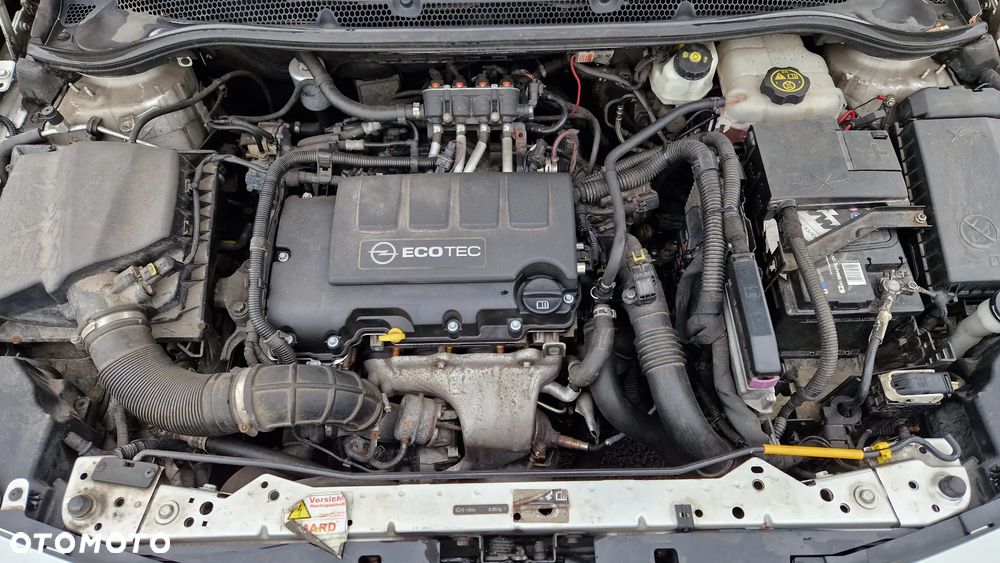 Opel Astra 1.4 Turbo - 10