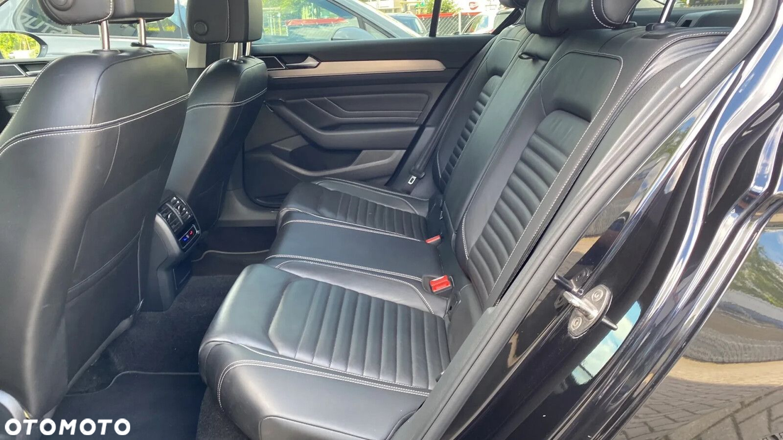 Volkswagen Passat - 19