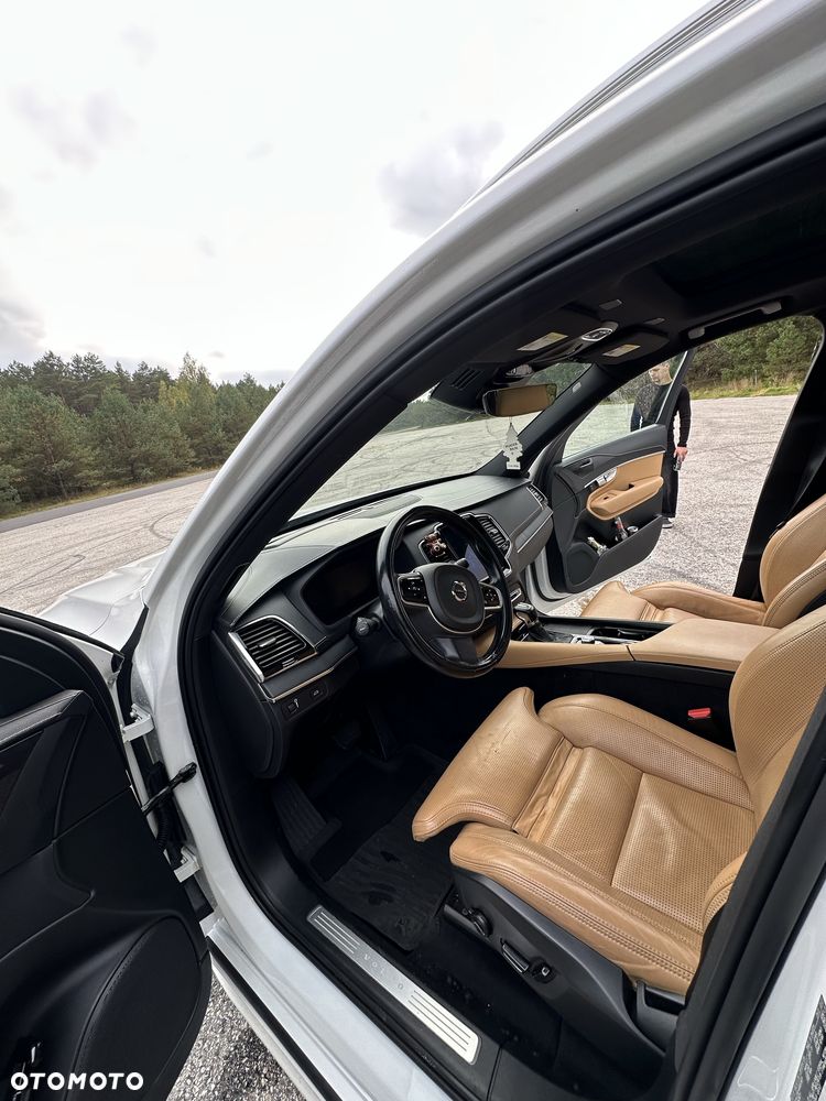 Volvo XC 90 - 8