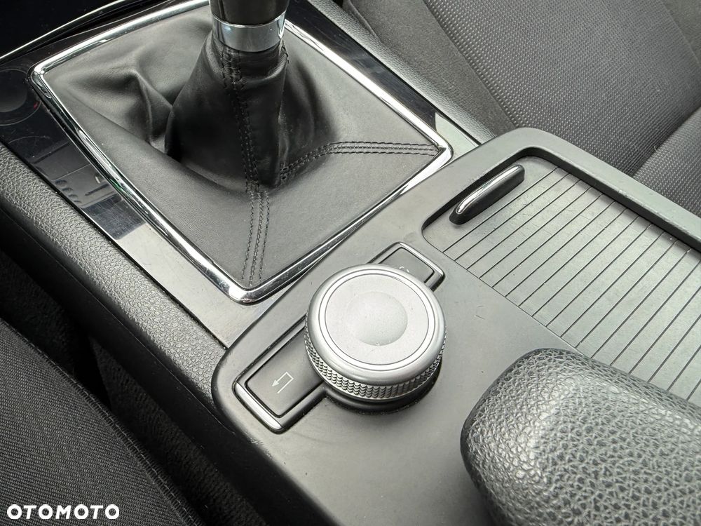 Mercedes-Benz Klasa C 220 CDI DPF (BlueEFFICIENCY) Elegance - 19