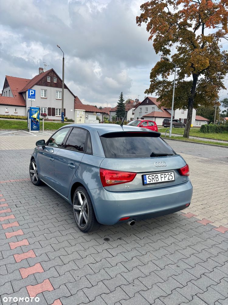 Audi A1 1.6 TDI S tronic Attraction - 4