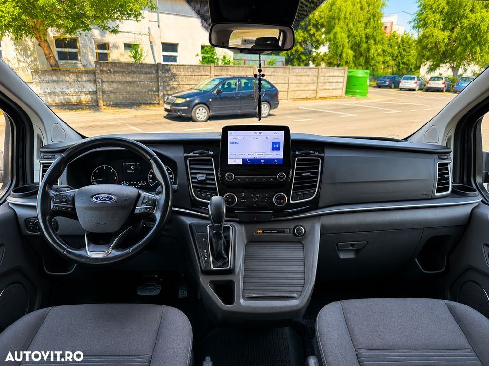 Ford Tourneo Custom Bus 320 2.0 EcoBlue 185 CP L2H1 Titanium X Aut. - 11