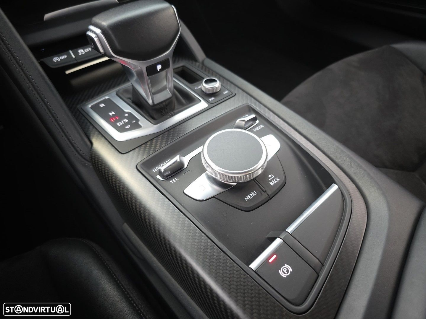 Audi R8 Coupé V10 plus 5.2 FSI quattro S tronic - 34