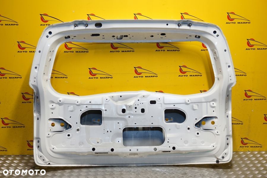 INFINITI QX56 QX80 2010 - 2019 Klapa Bagażnik Tył K010M 1LAMA - 9