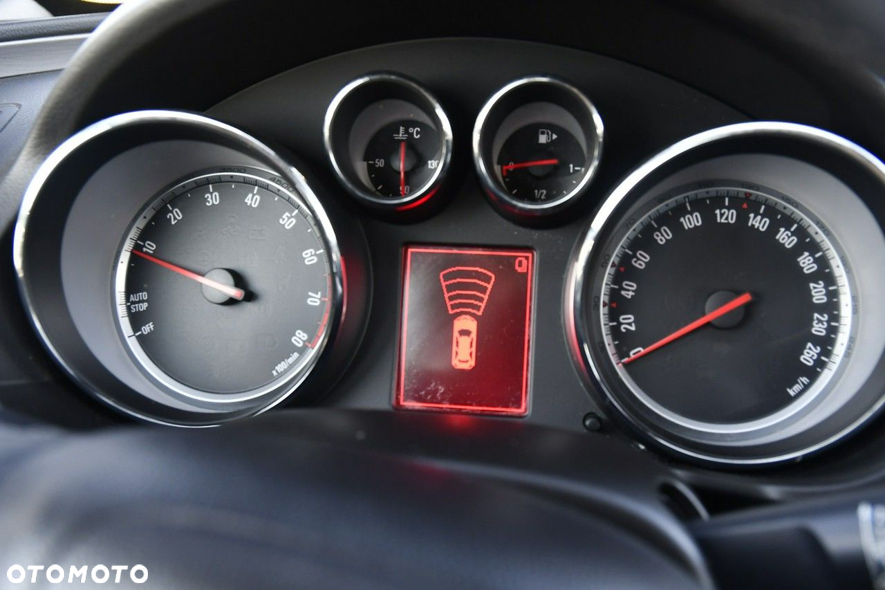 Opel Insignia - 26