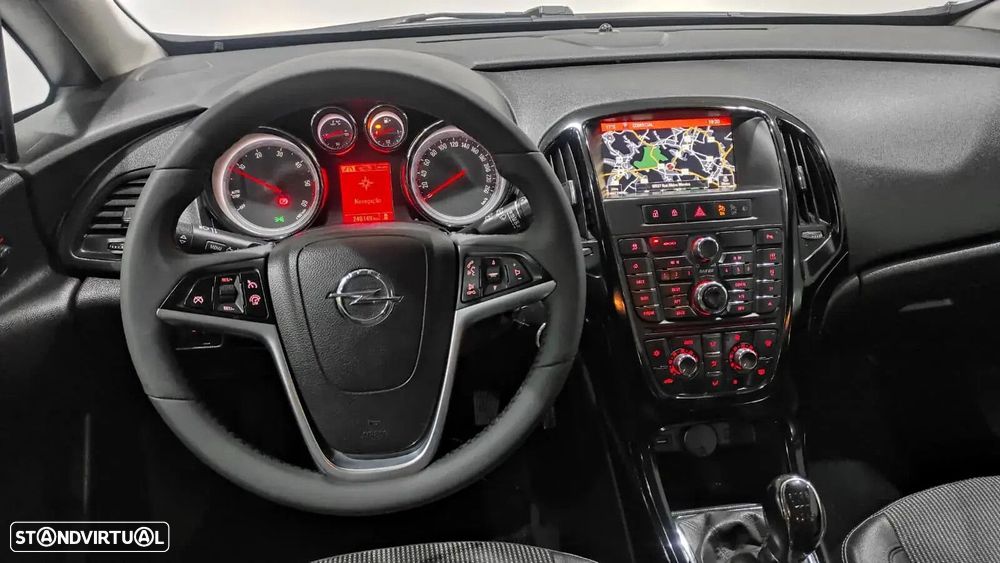 Opel Astra Sports Tourer - 25