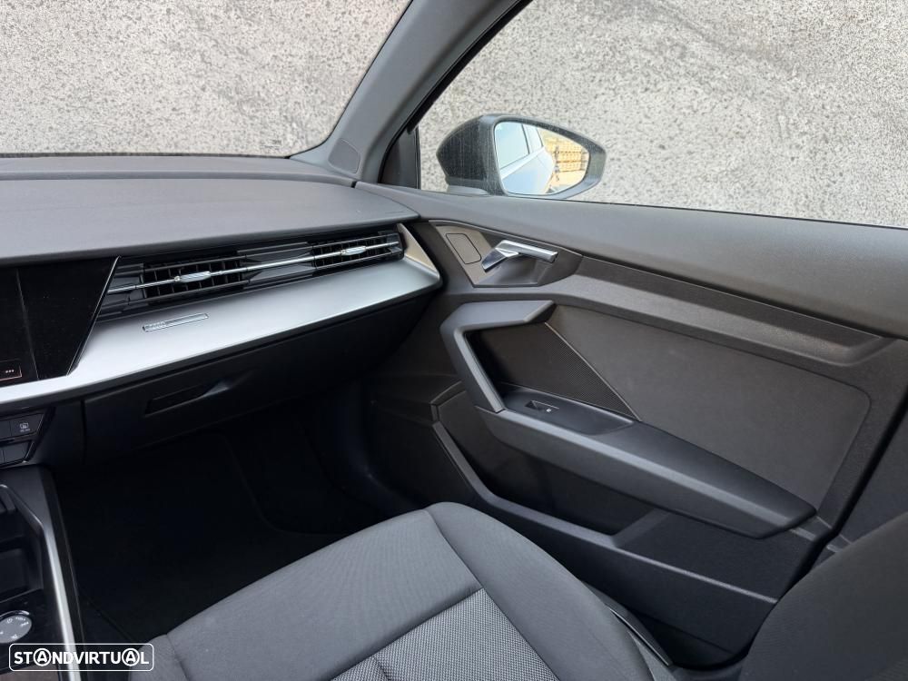 Audi A3 Limousine 30 TFSI S tronic sport - 33