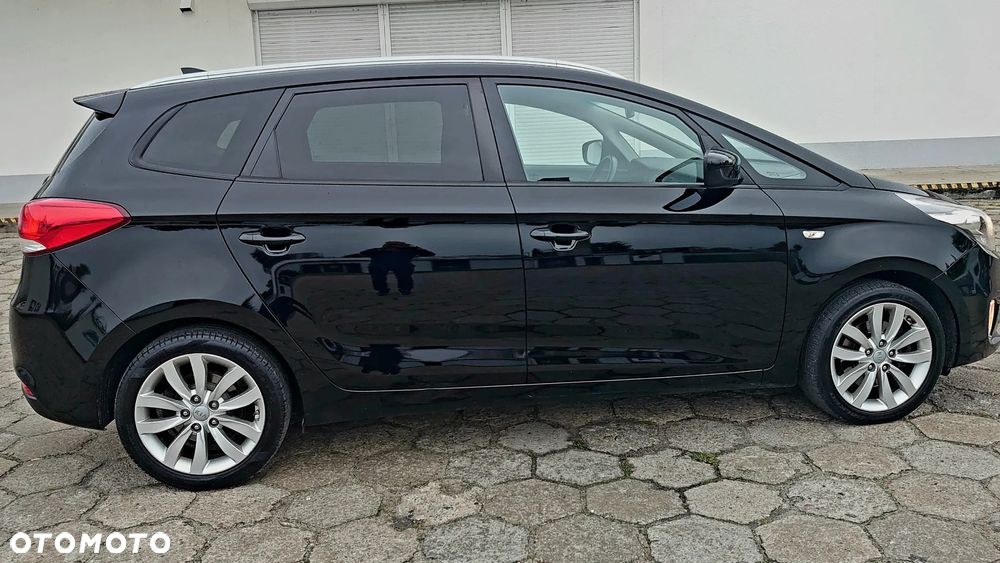 Kia Carens - 6