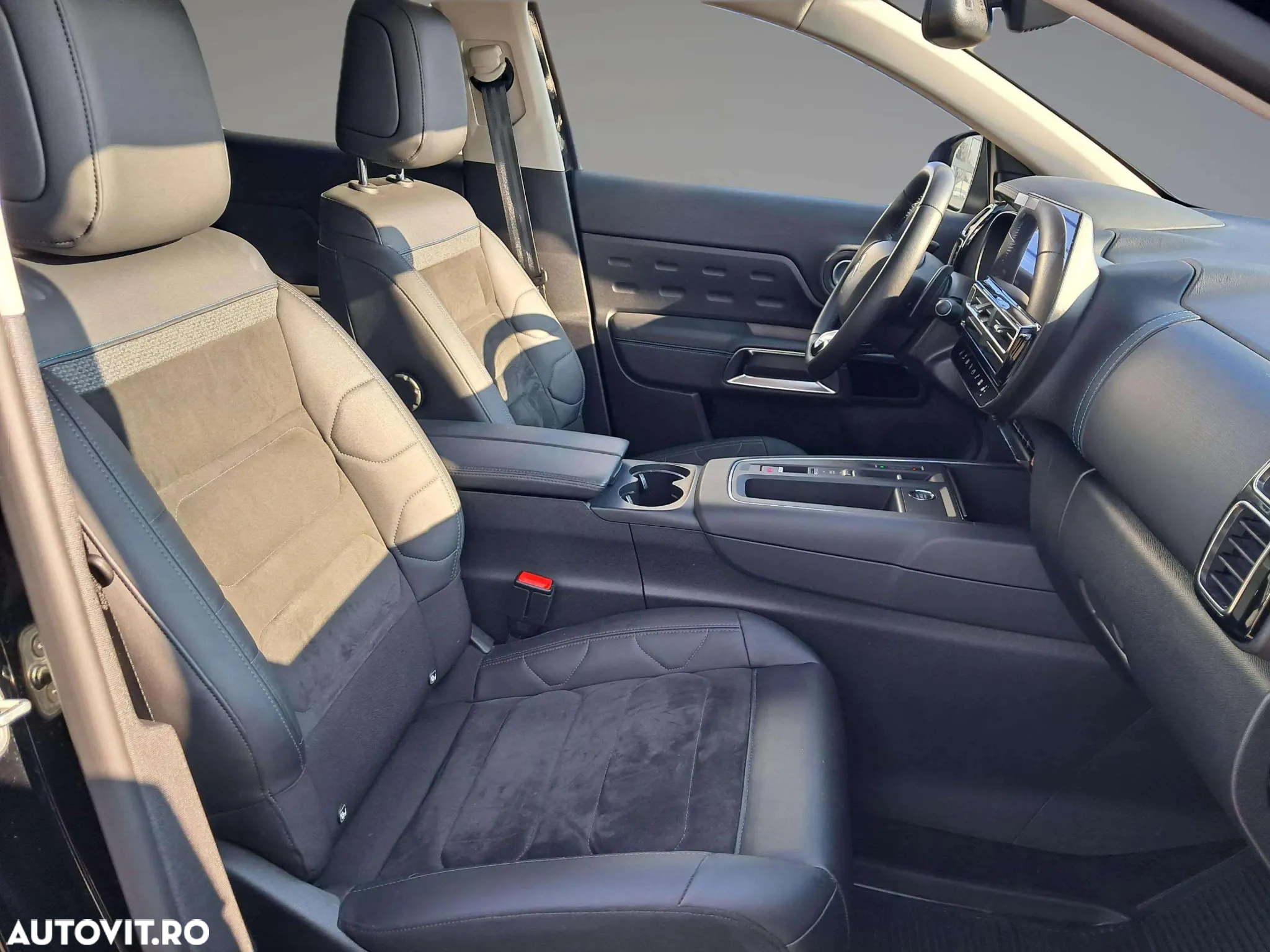 Citroën C5 Aircross 1.6 PHeV FWD 225 EAT8 Shine - 16