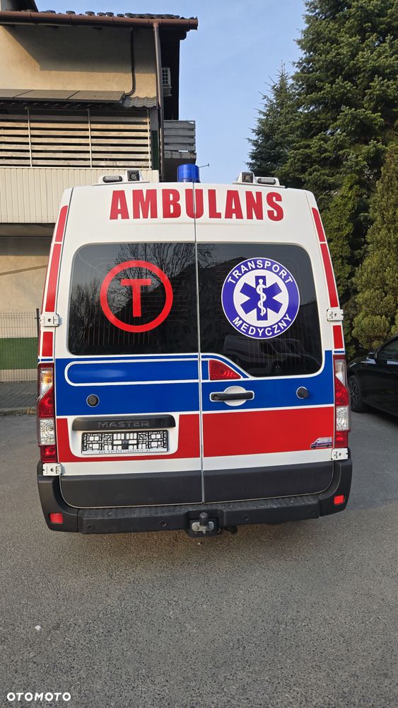 Renault Master Ambulans karetka - 12
