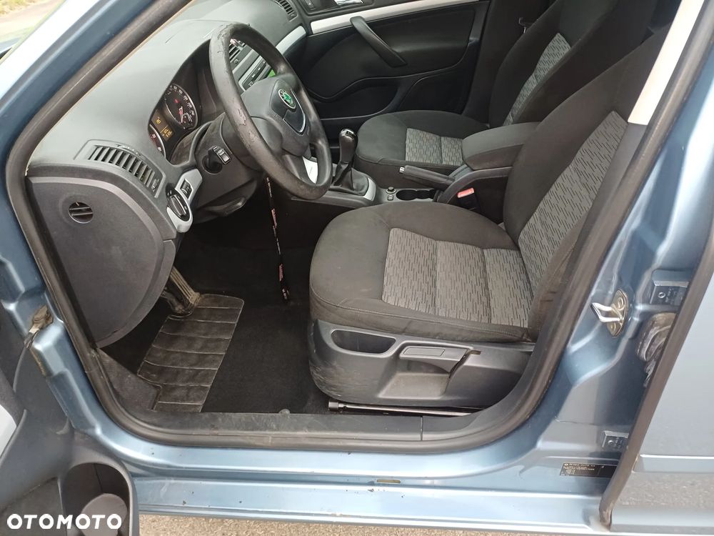 Skoda Octavia 1.6 Ambiente EU5 - 10