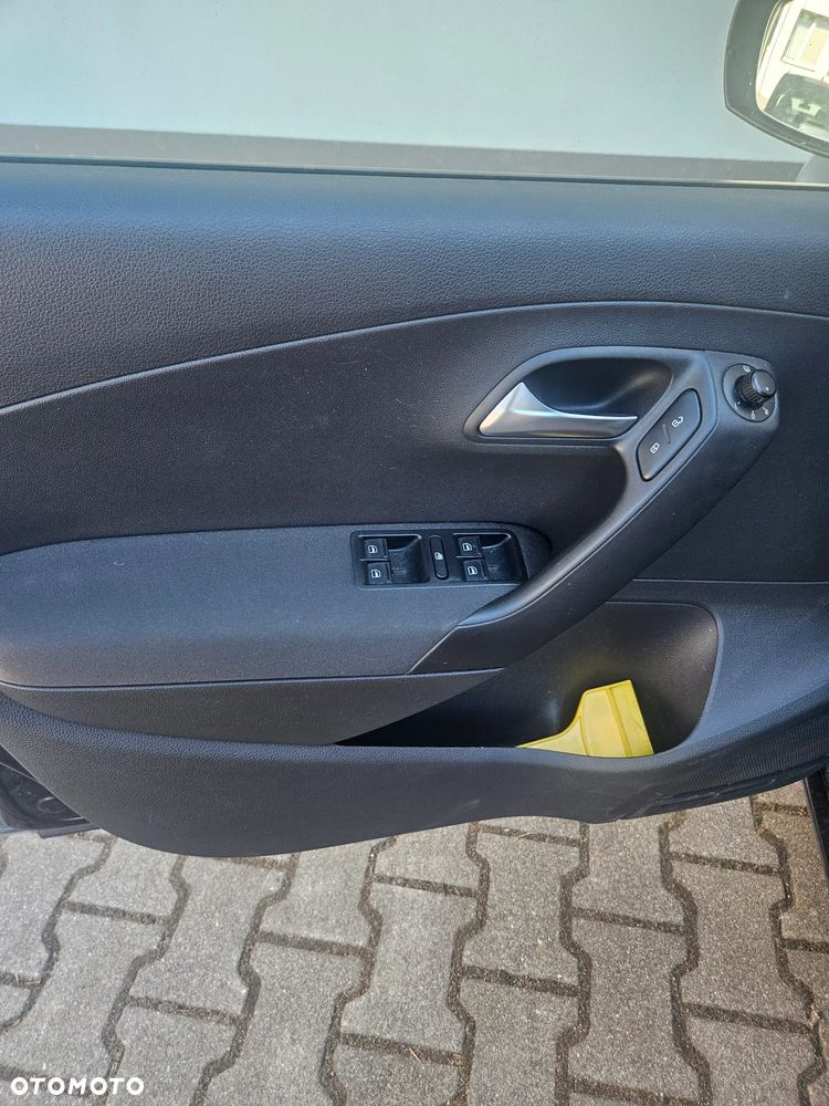 Volkswagen Polo 1.2 TSI Style - 23