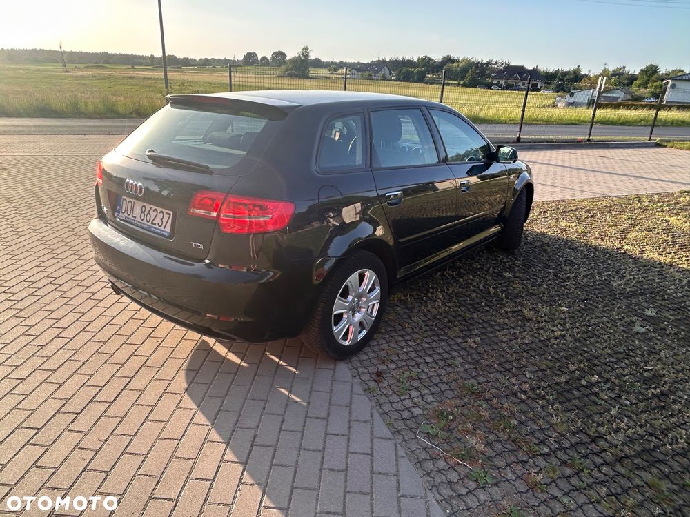Audi A3 Sportback 1.6 TDI DPF Ambition - 2