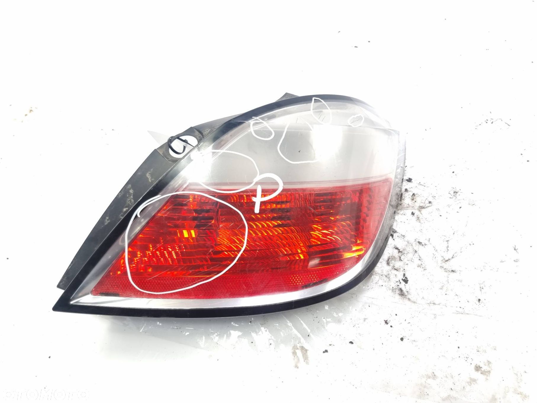 LAMPA PRAWA TYŁ OPEL ASTRA H III - 1