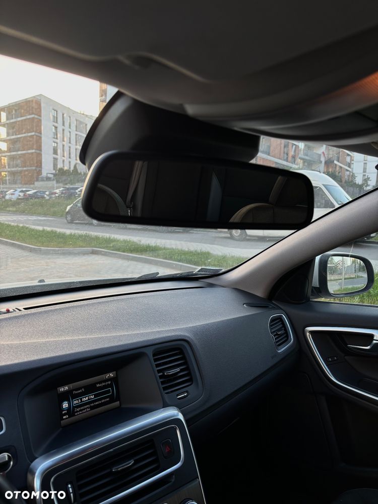 Volvo S60 D3 Momentum - 16