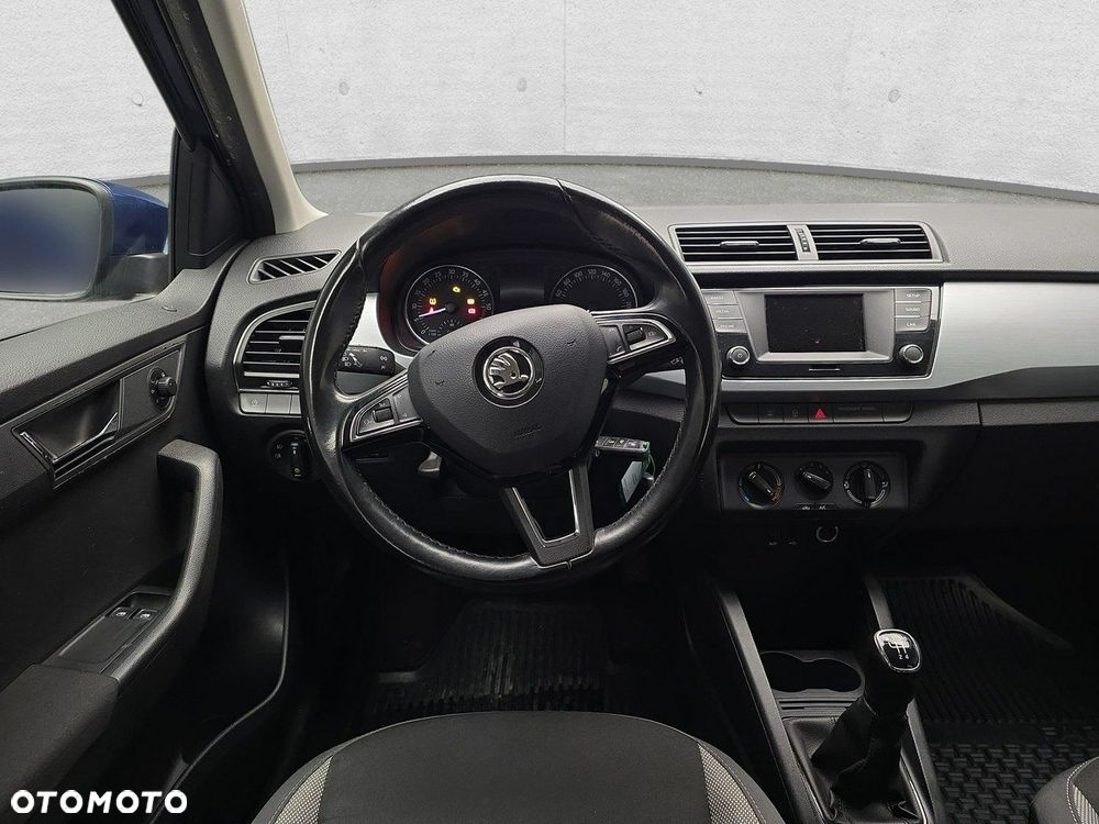 Skoda Fabia - 10