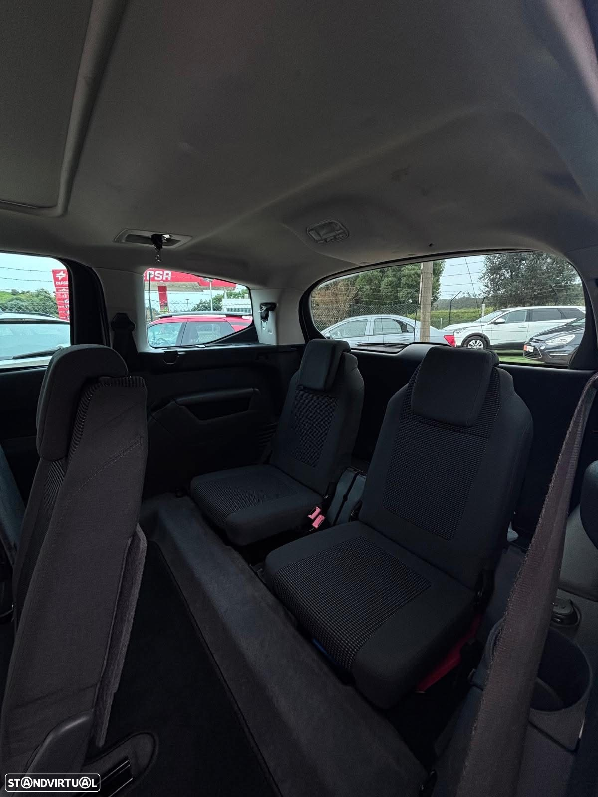 Peugeot 5008 - 10