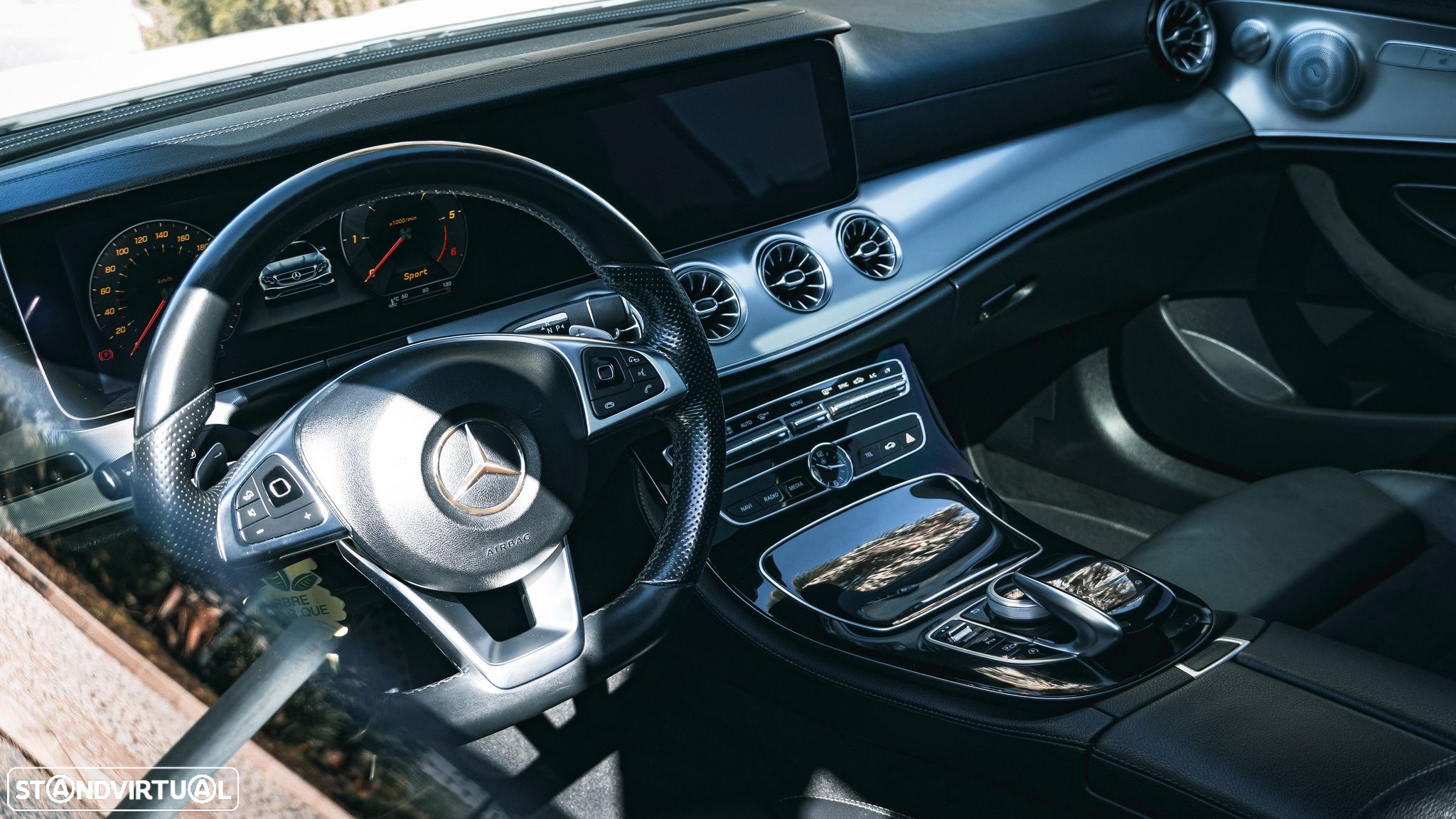 Mercedes-Benz E 220 d 4Matic Coupe 9G-TRONIC AMG Line - 16