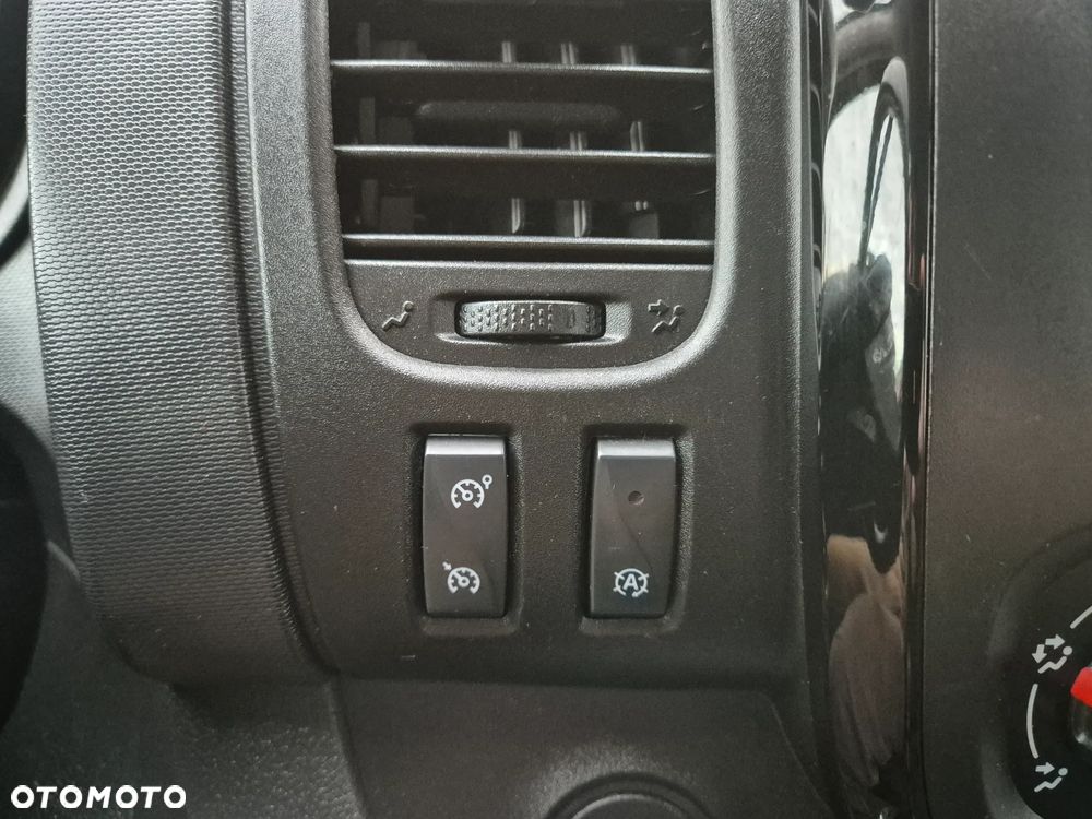 Opel Vivaro - 34